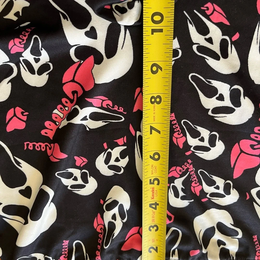 Black‎ and Pink Skull Leggings